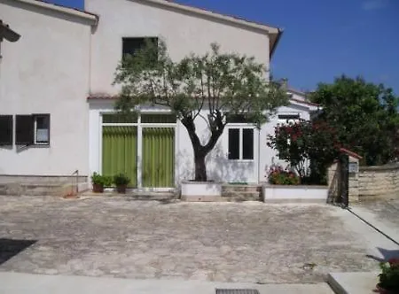 Apartment In Rovinj I *