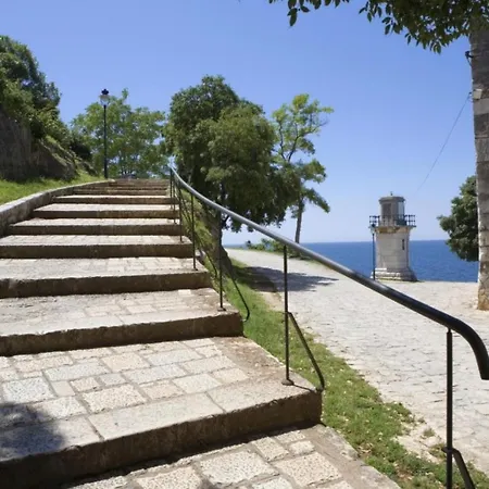 Apartment In Rovinj I *