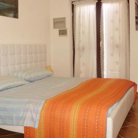 Apartment In Rovinj I Διαμέρισμα *